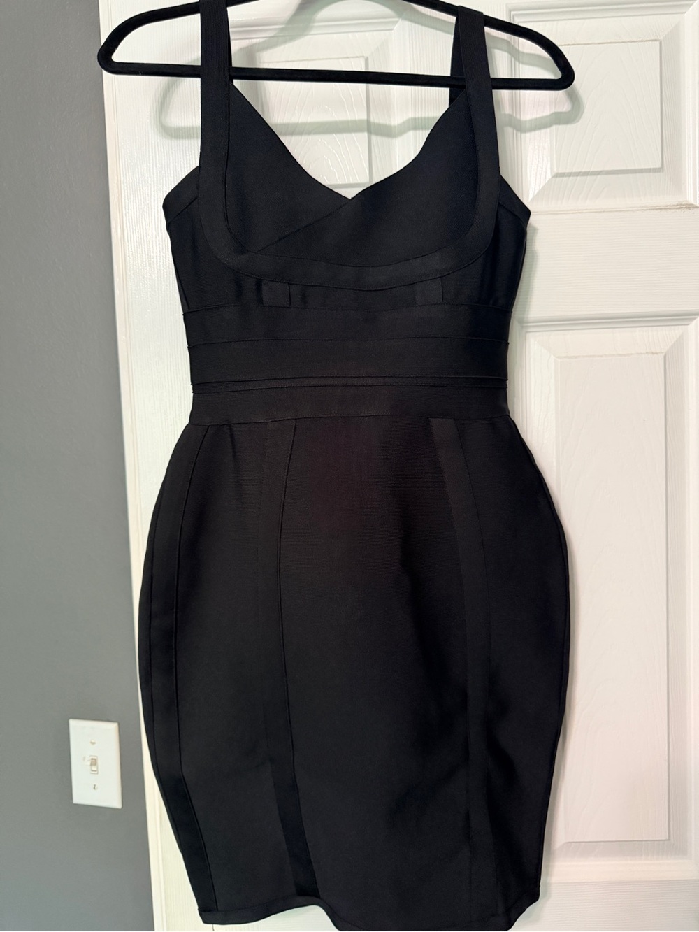 Classic Black Sleeveless Bandage Dress